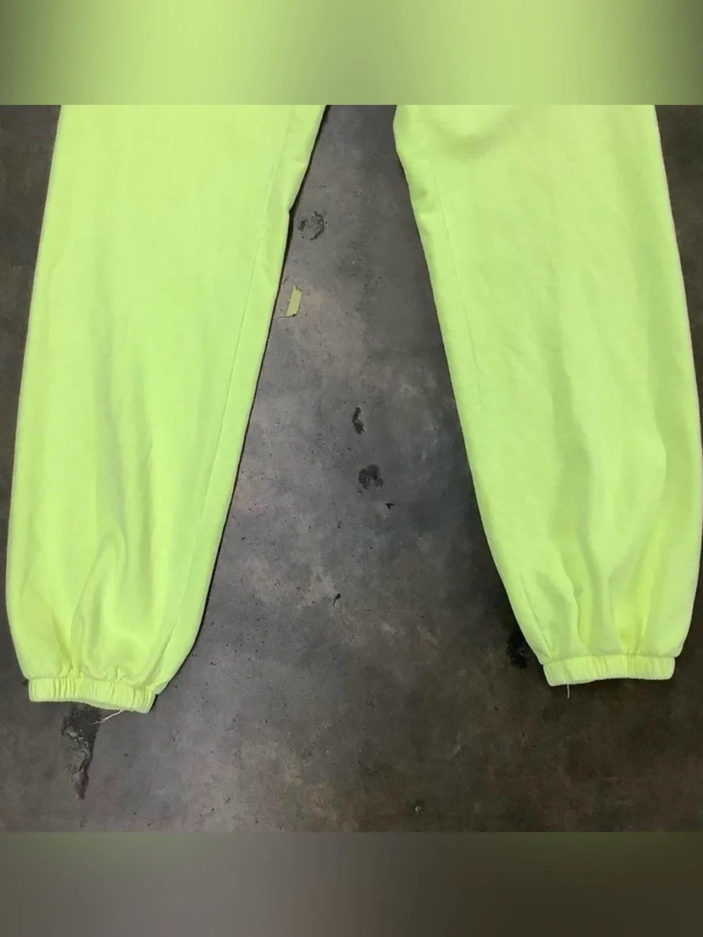 NEW YEEZY SAMPLE NEON GREEN SP-06 CUFFED SWEATPANTS SIZE 2